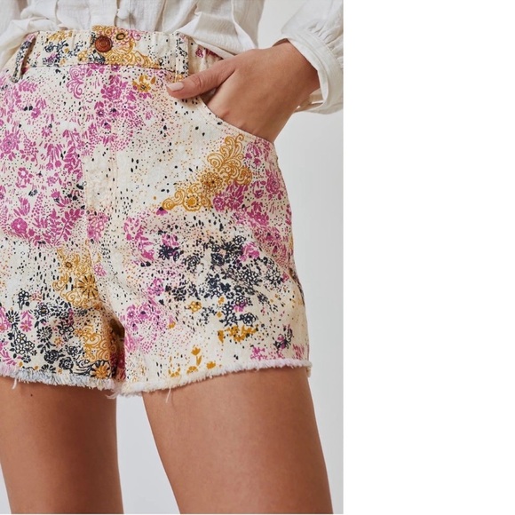 Anthro Pilcro high waist shorts in printed denim Scrunchie style Size Medium - Picture 12 of 16